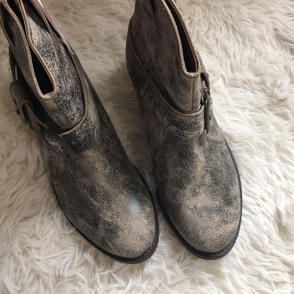 Dingo DI 369 with strap distressed hitchhiker size 7 Brand new in box - Picture 2 of 5